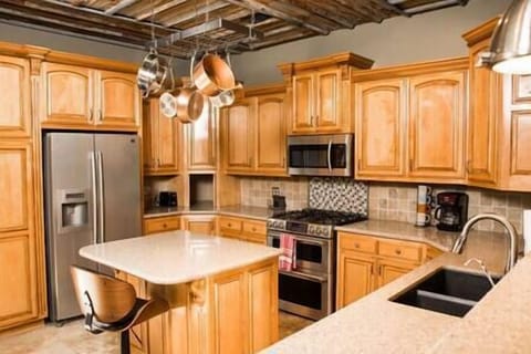 edc6efc0-dc55-4f58-b975-074aeb67333c