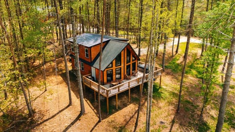 Welcome to The Russet! Your exclusive fall family getaway so amazing, you`ll forget to check your work email... or even what day it is. You`re on `gorge-time` now.