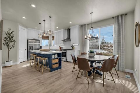 Kitchen Table and Bar.