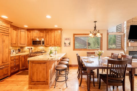 Kitchen bar seating for 4