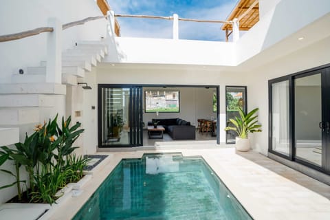 Basic Villa | Pool | Outdoor pool