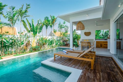 Basic Villa | Pool | Outdoor pool