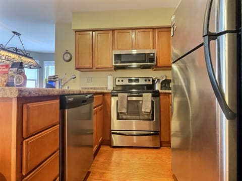 Step into our glamorous kitchen, stocked with all utensils you may need.