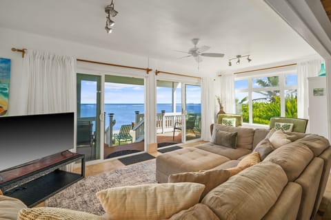 House, 2 Bedrooms | Living area | Smart TV