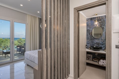 Premium bedding, memory foam beds, desk, soundproofing