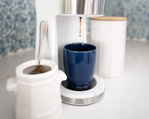 Coffee pod machine with organic coffee and raw sugar