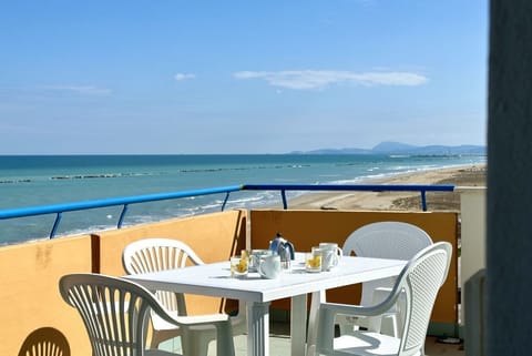 SE057 - Senigallia, wonderful seafront penthouse Apartment in Senigallia