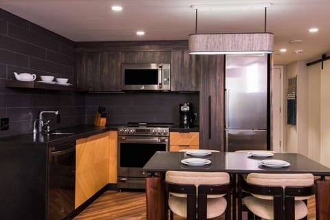 Ocean Tower by Hilton Grand Vacations_8.jpg