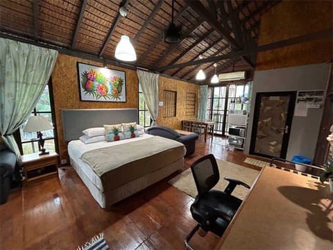 Elite Chalet, Private Bathroom, River View | Soundproofing, bed sheets
