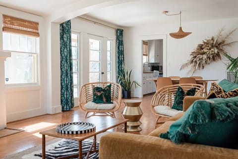 Urban Thread Retreat (1033)