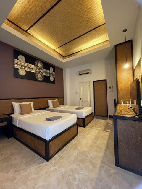Basic Twin Room, Non Smoking | Desk, free WiFi, bed sheets
