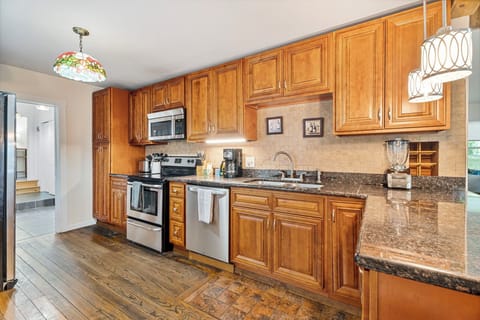 With plenty of counter space and all the necessary appliances and cookware, you have everything you need to create delicious meals during your stay.