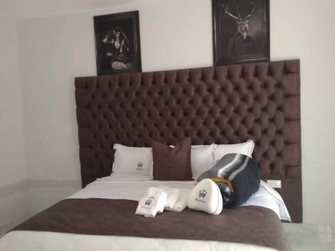 Apartment | 3 bedrooms, iron/ironing board, free WiFi, bed sheets