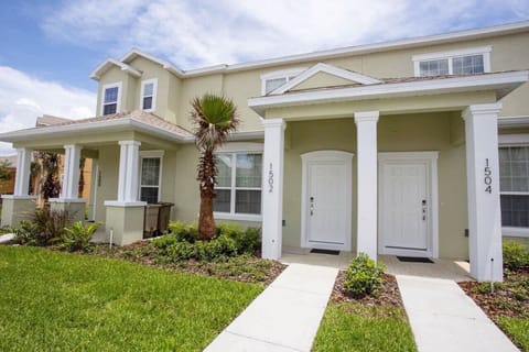 Front view#Disney #Parks #Clermont #Townhouse #Vacation #Rental #Orlando #Heatedpool