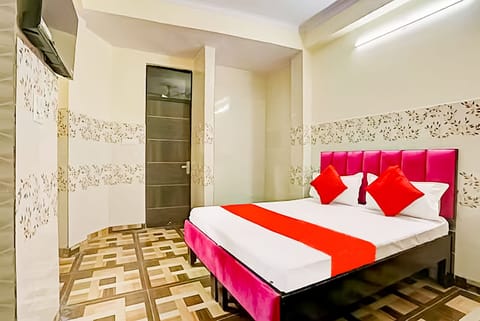 Deluxe Double Room, City View | Desk, soundproofing, free WiFi