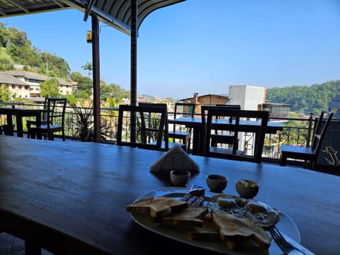Daily cooked-to-order breakfast for a fee