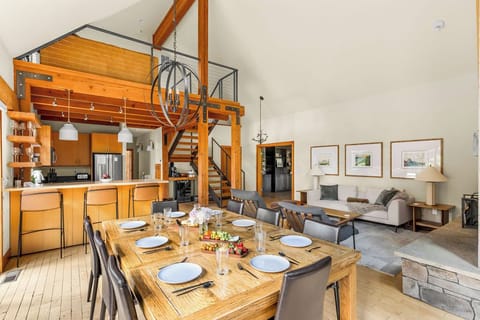 An open, light-filled space designed for gathering—meals, laughter, and memories flow easily here.