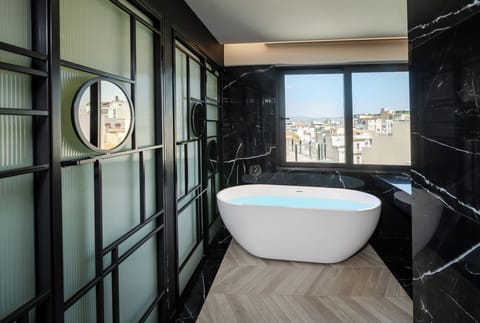 Esse Acropolis Suite with Balcony and Hot tub | Bathroom | Shower, free toiletries, hair dryer, bathrobes