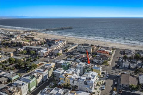 One block to beach access...2 minute walk