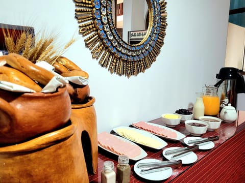 Free daily buffet breakfast