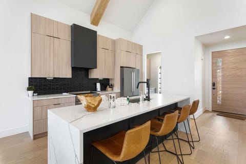 Quartz Waterfall Island with Seating for Four