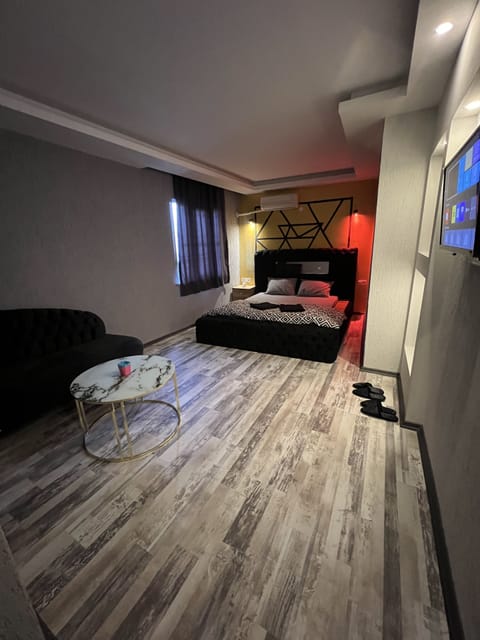 Room, Non Smoking | Premium bedding, down comforters, Select Comfort beds, soundproofing