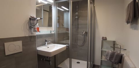 Quadruple Room, 2 Queen Beds, Non Smoking, Mountain View | Bathroom | Shower, hair dryer, towels, soap