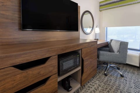 Room, 1 King Bed, Accessible | In-room safe, iron/ironing board, free WiFi, bed sheets