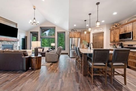 Paradise Pines-10 Medium