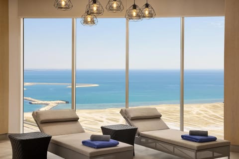 Couples treatment rooms, sauna, hot tub, steam room, hot stone massages