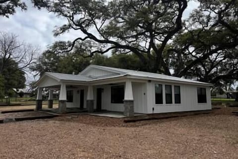 5507 State Highway 237 Round Top