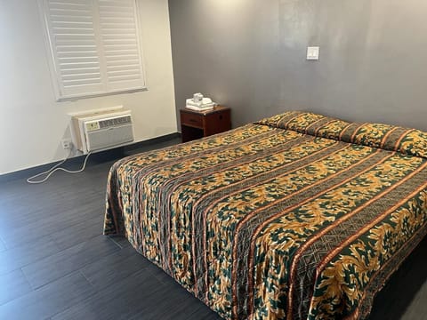 Basic Single Room | Soundproofing, free WiFi, bed sheets