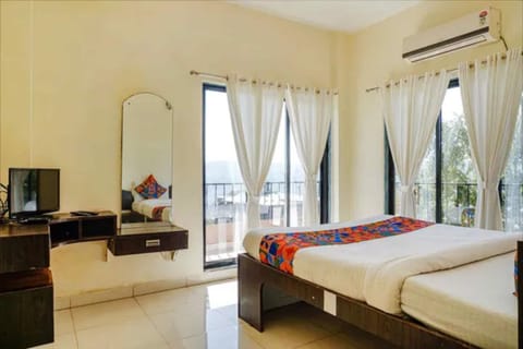 Egyptian cotton sheets, premium bedding, in-room safe, free WiFi