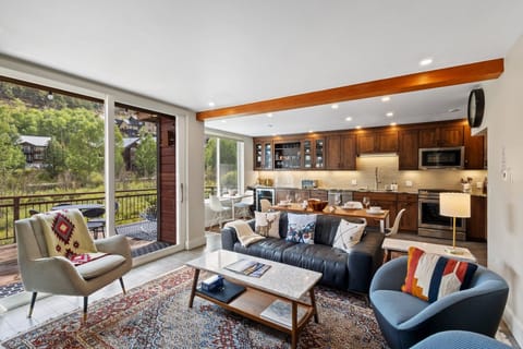 Condo, 3 Bedrooms | Living area