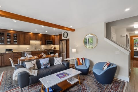 Condo, 3 Bedrooms | Living area