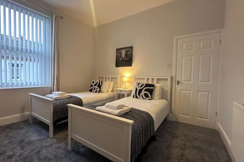 2 bedrooms, desk, free WiFi, bed sheets