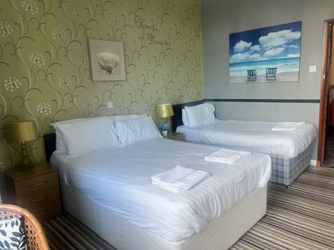 Standard Triple Room | Blackout drapes, free WiFi