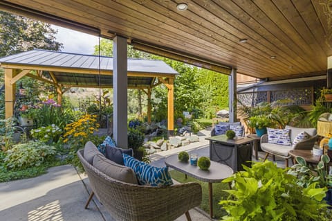 Deluxe Apartment, 1 Bedroom, Garden View | Terrace/patio