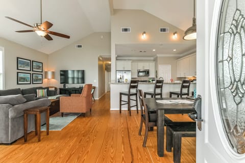 WELCOME TO CASA FRIO!