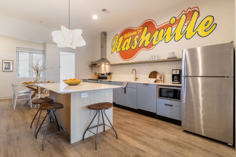 Fully equipped kitchen.