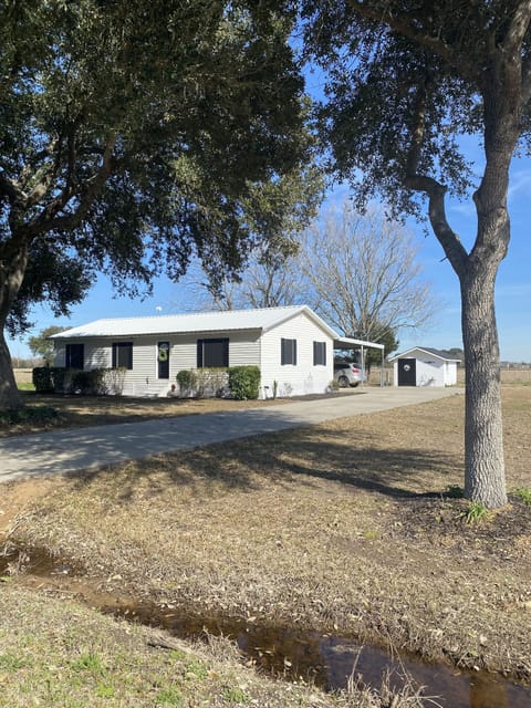 Private country house, no close neighbors