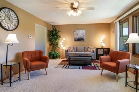 Interior Escape: Spacious living room with fully equipped kitchen and dining