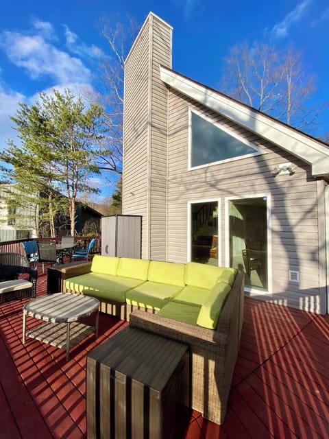 Deck view look at property.