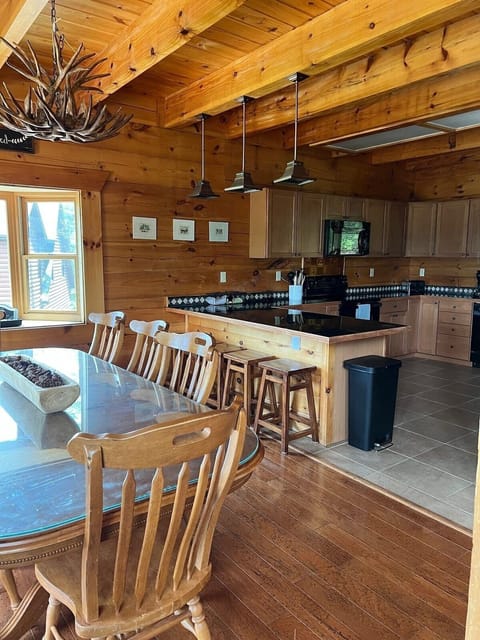 dining room into kitchen 