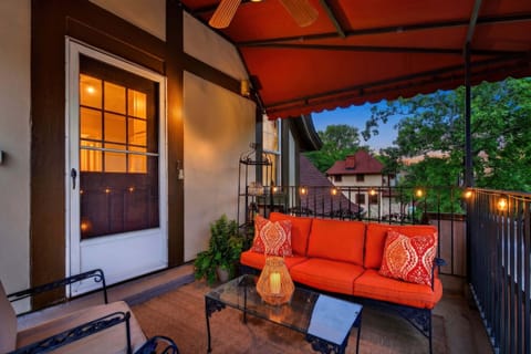 Two minutes from the Biltmore Estate, Biltmore Villa is perfect for a romantic getaway for two!