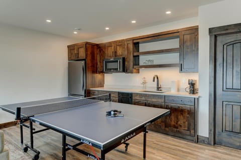 Full Size Ping Pong Table