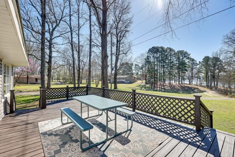 New Blaine Vacation Rental | 2BR | 2BA | 1,400 Sq Ft | 3 Steps to Enter