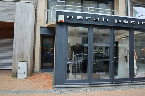 Entrance / Reception