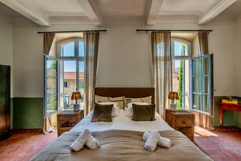 Studio (Sorgue) | Pillowtop beds, in-room safe, desk, free WiFi