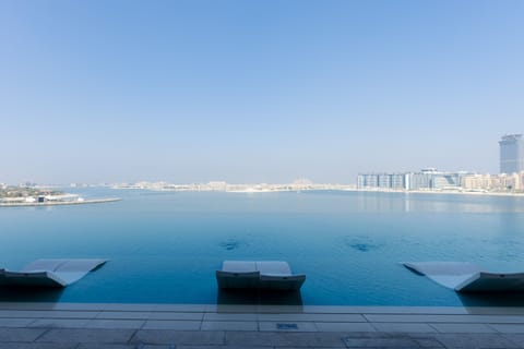 2 outdoor pools